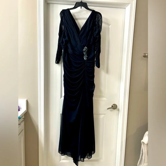 Adrianna Papell | Dresses | Adrianna Papell Long Sheer Sleeve Dress |  Poshmark